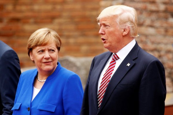 Меркель раскритиковала Трампа за устаревшие расчеты