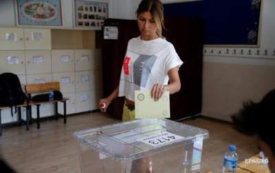 В Турции выбирают президента и парламент