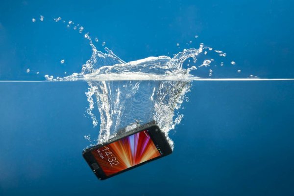 Xiaomi выпустила водонепроницаемый чехол для смартфонов с 6-дюймовыми дисплеями