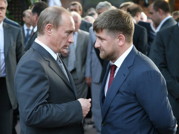 СМИ: Кадыров просит Путина построить магистраль в Грозный