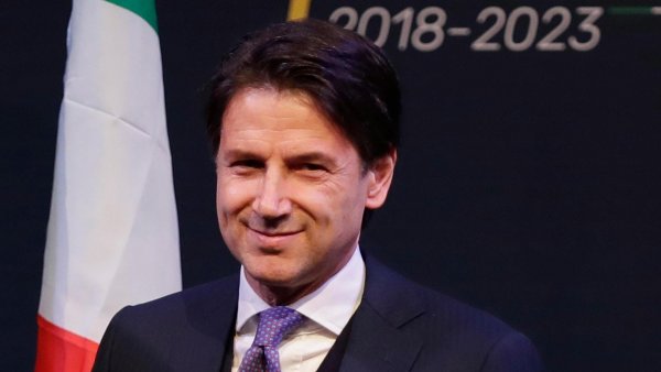 Премьер Италии высказался против автоматического продления санкций против России