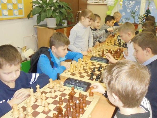 В 75 школах Москвы введут обязательные уроки по шахматам