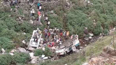 В Гималаях автобус с пассажирами рухнул с обрыва, много погибших