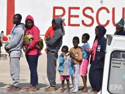 Италия закрывает свои порты для неправительственных судов, спасающих мигрантов