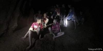 В Таиланде нашли в пещере пропавших детей