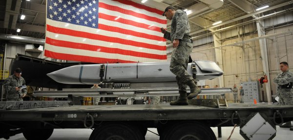 США намереваются разместить на европейских военных базах ядерное оружие