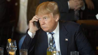 Трамп общается с мировыми лидерами по личному телефону - СМИ
