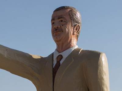 В Германии снесли статую Эрдогана