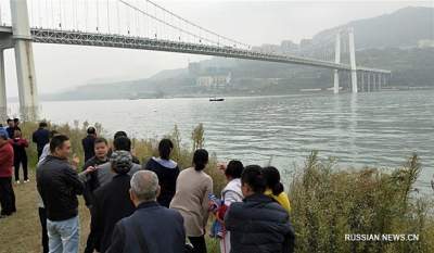Смертельное ДТП в Китае: автобус с людьми рухнул в реку