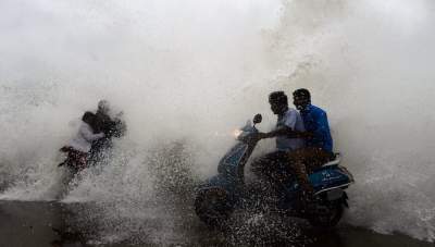 Побережье Индии накрыл смертельный циклон