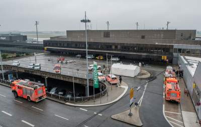 В Германии автомобиль протаранил ворота аэропорта