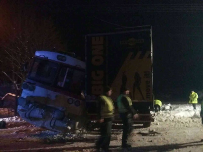 Масштабное ДТП в Словакии: произошло столкновение поезда и грузовика