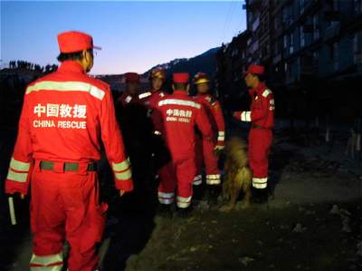 В Китае шесть человек пропали без вести после аварии поезда